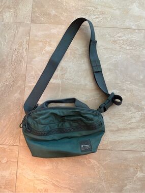 lululemon athletica multi-use bag